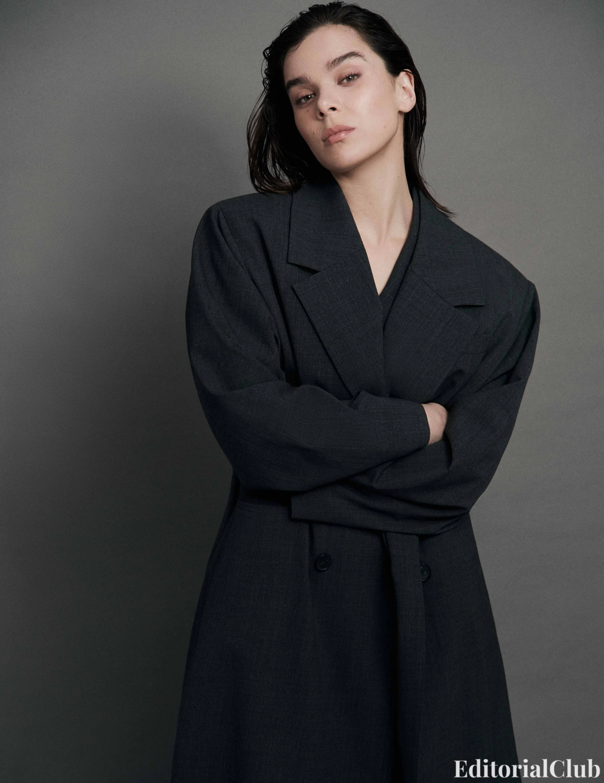 Hailee Steinfeld in a double-breasted blazer with wet hair look for Flaunt Magazine’s March 2025 issue.