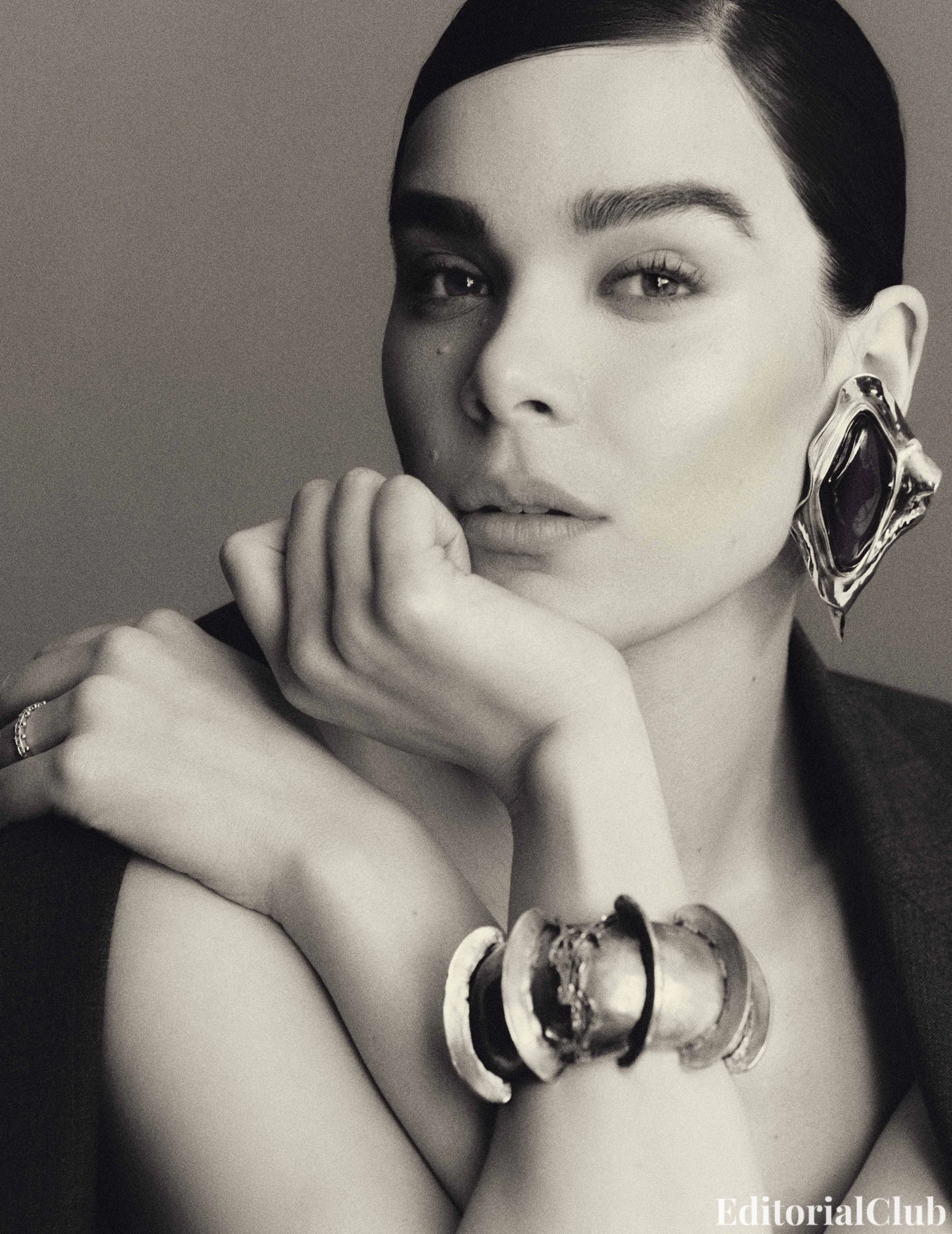 Close-up portrait of Hailee Steinfeld wearing bold sculptural jewelry in Flaunt Magazine March 2025 feature.